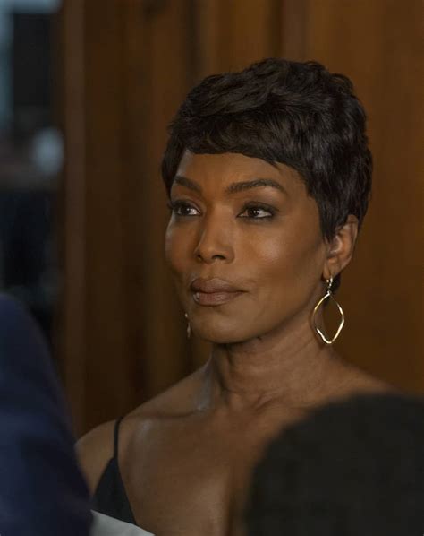 Angela bassett 911 - F ear not my fellow Angela Bassett fans, our queen did not bid farewell to 911 and Athena Grant has lived to fight another day… at least for now! The promos for the second part of the 911 season ... 